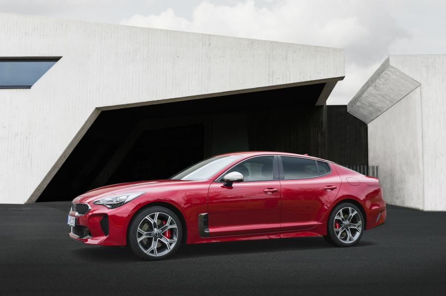  Kia Stinger GT AWD (CK) 2017 года  (WW) (фото 9 из 40)